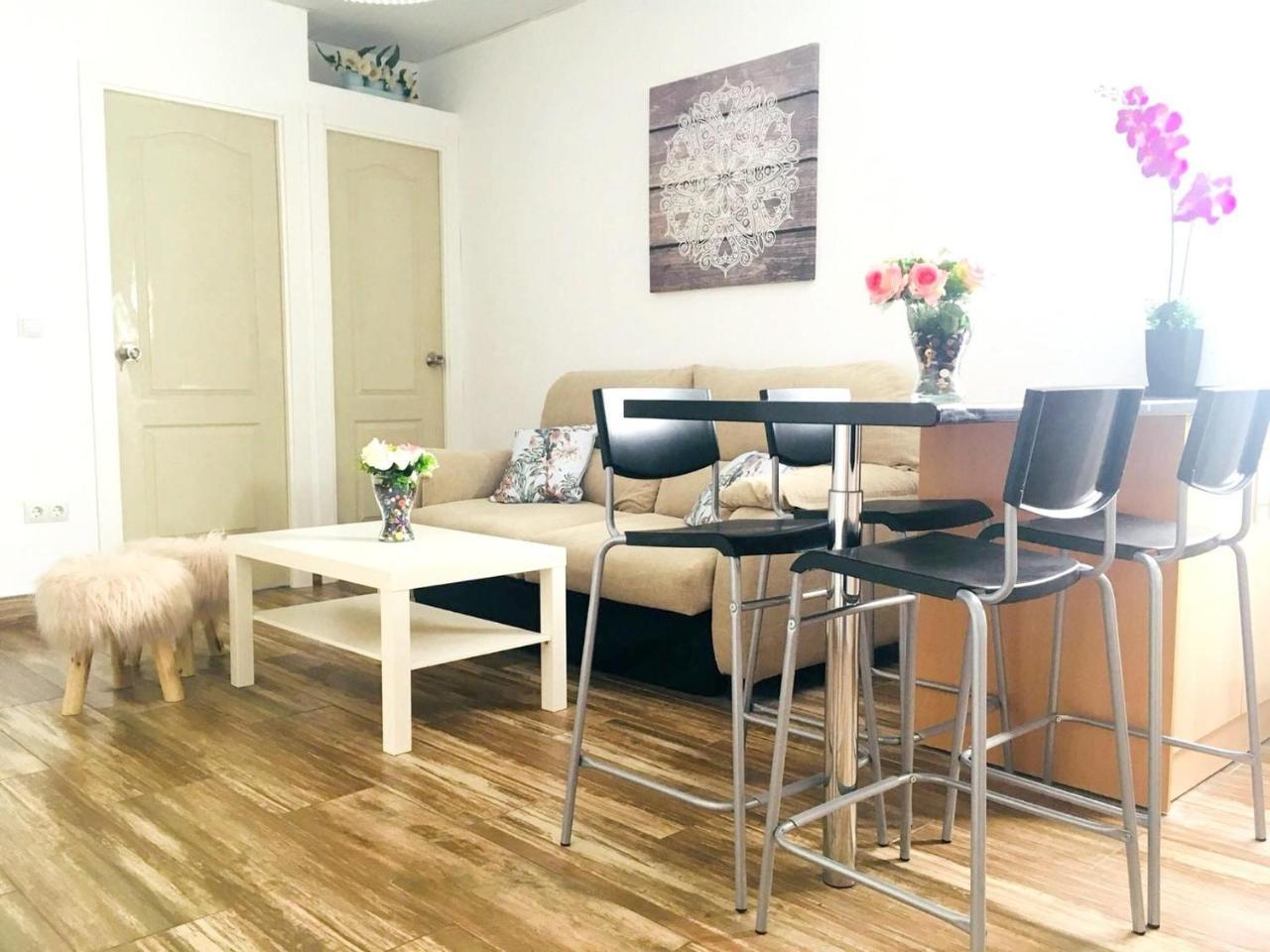 With 3 Bedrooms In Malaga, With Wifi *