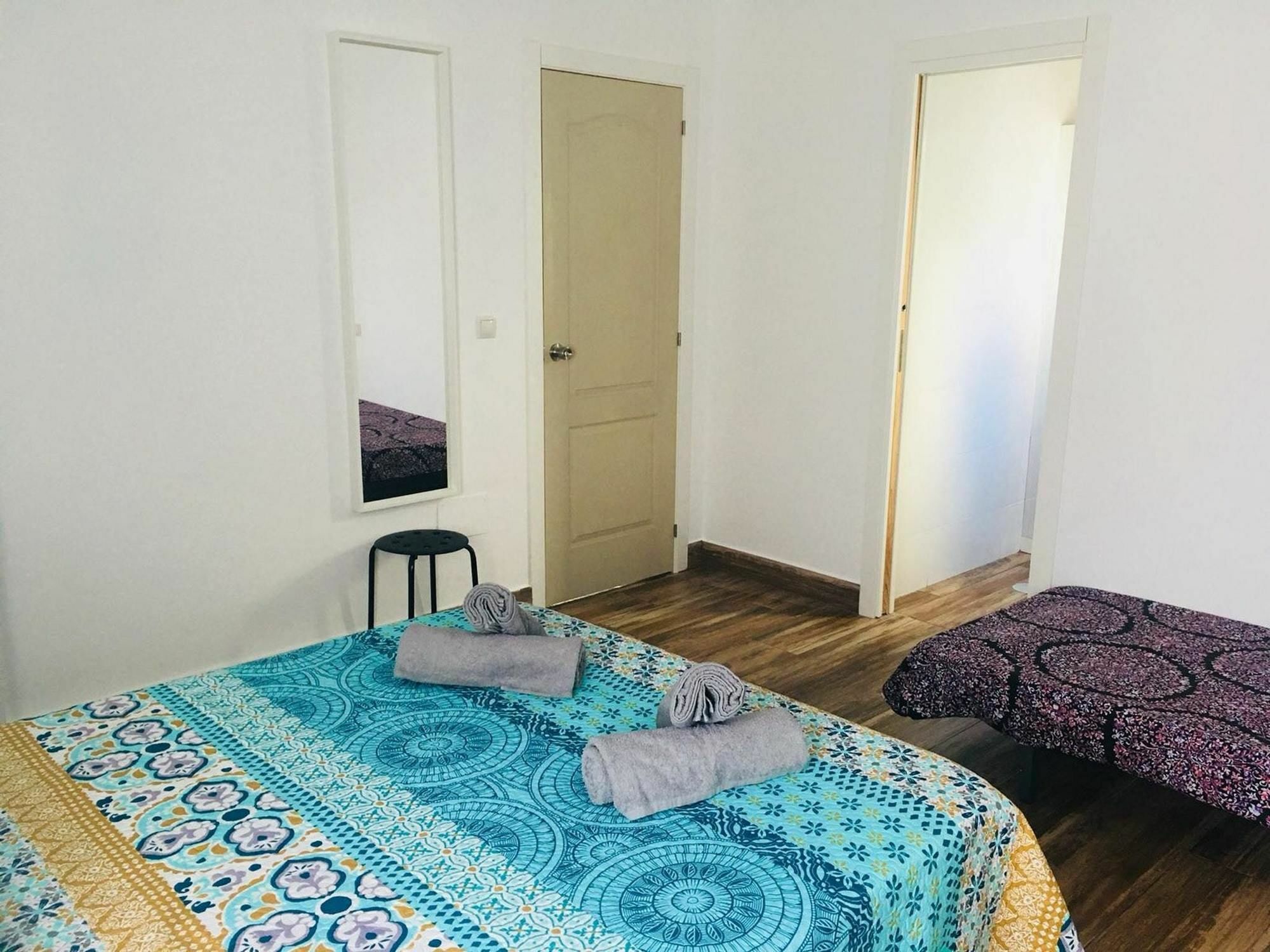 With 3 Bedrooms In Malaga, With Wifi Apartment